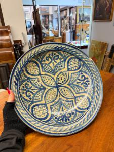 Plato antiguo de mayólica pintada, Marruecos siglo XIX, D 32 cm